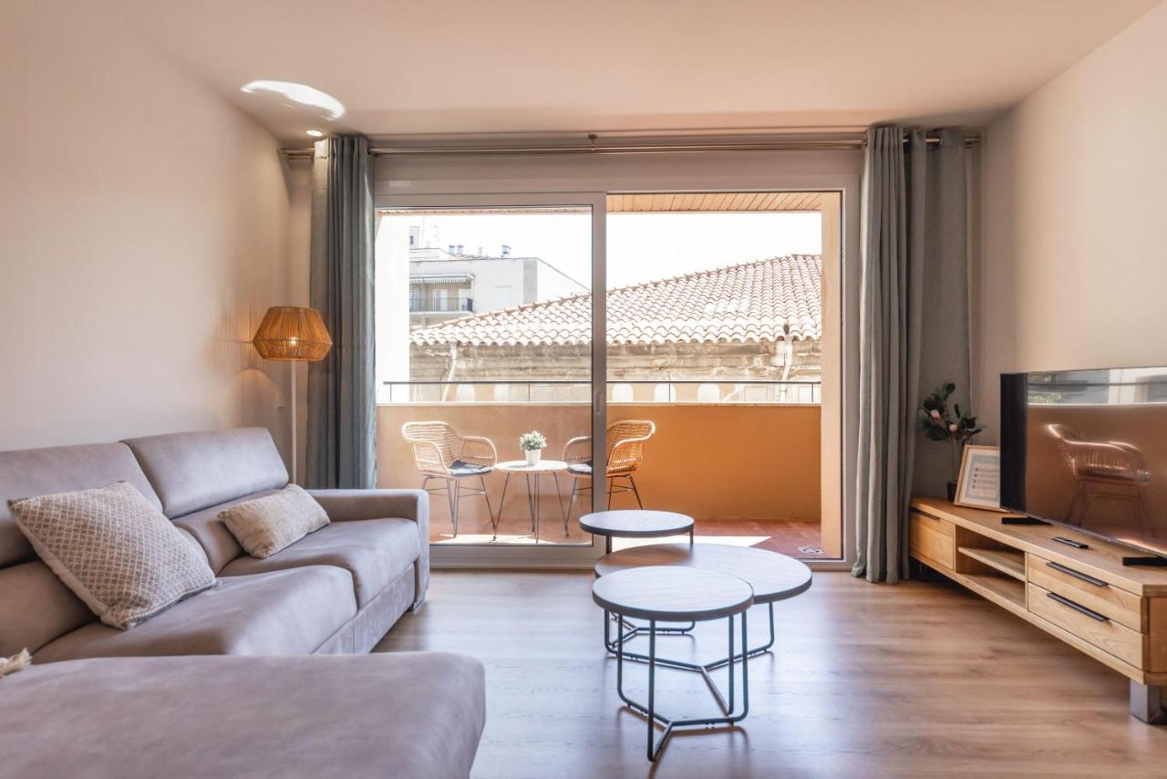 B&B Girona - Bravissimo Falcó, 3 bedrooms and balcony - Bed and Breakfast Girona