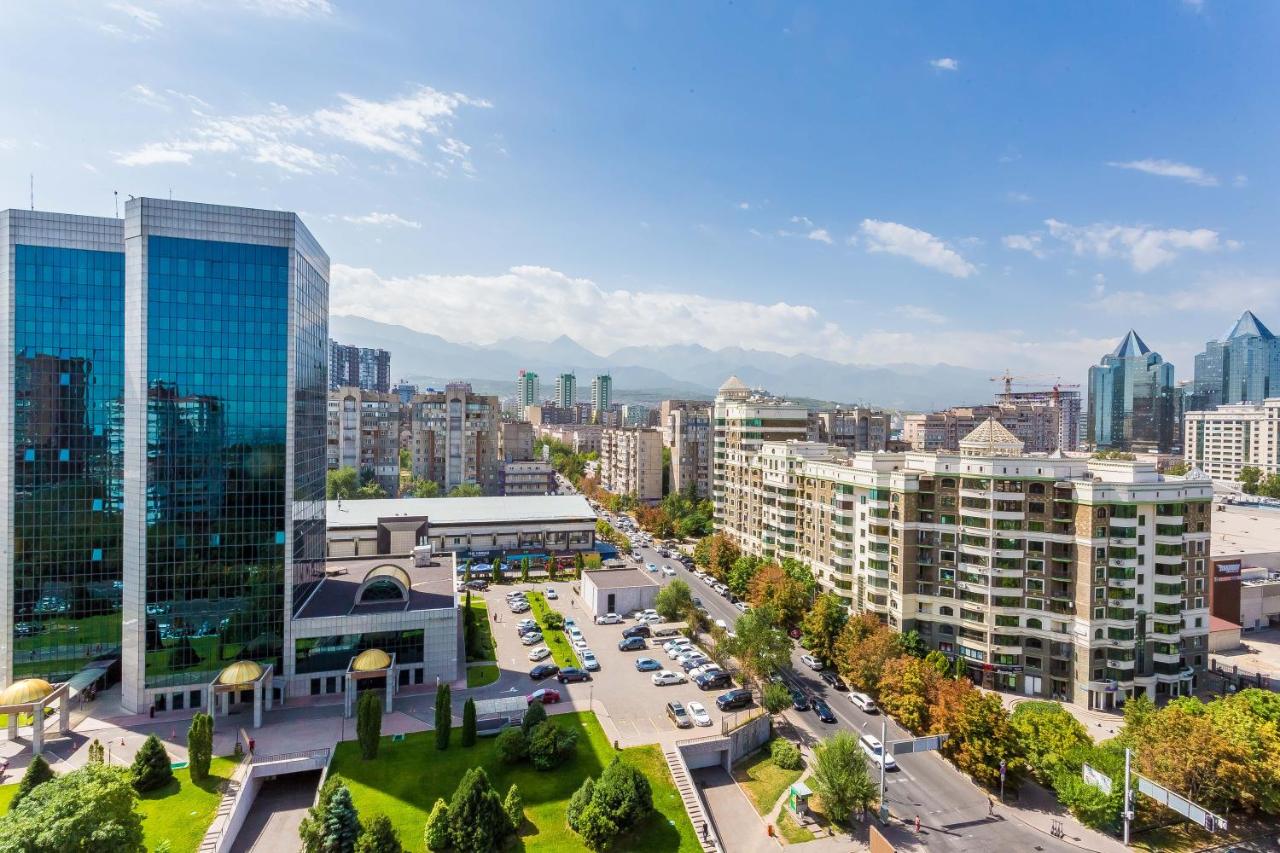 Самал с красивым видом из окна - Ferienwohnung Almaty