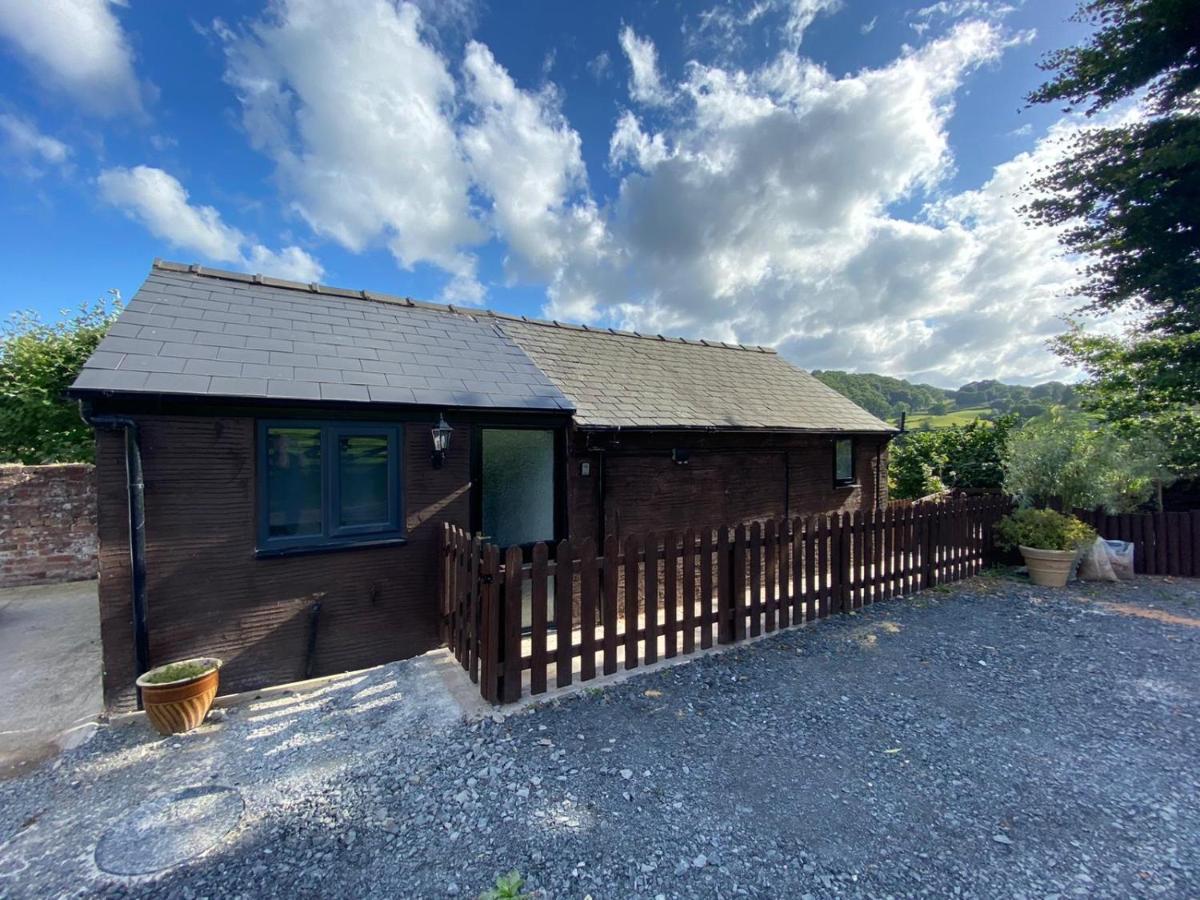 Robyns Nest, self catering cottage - B&B