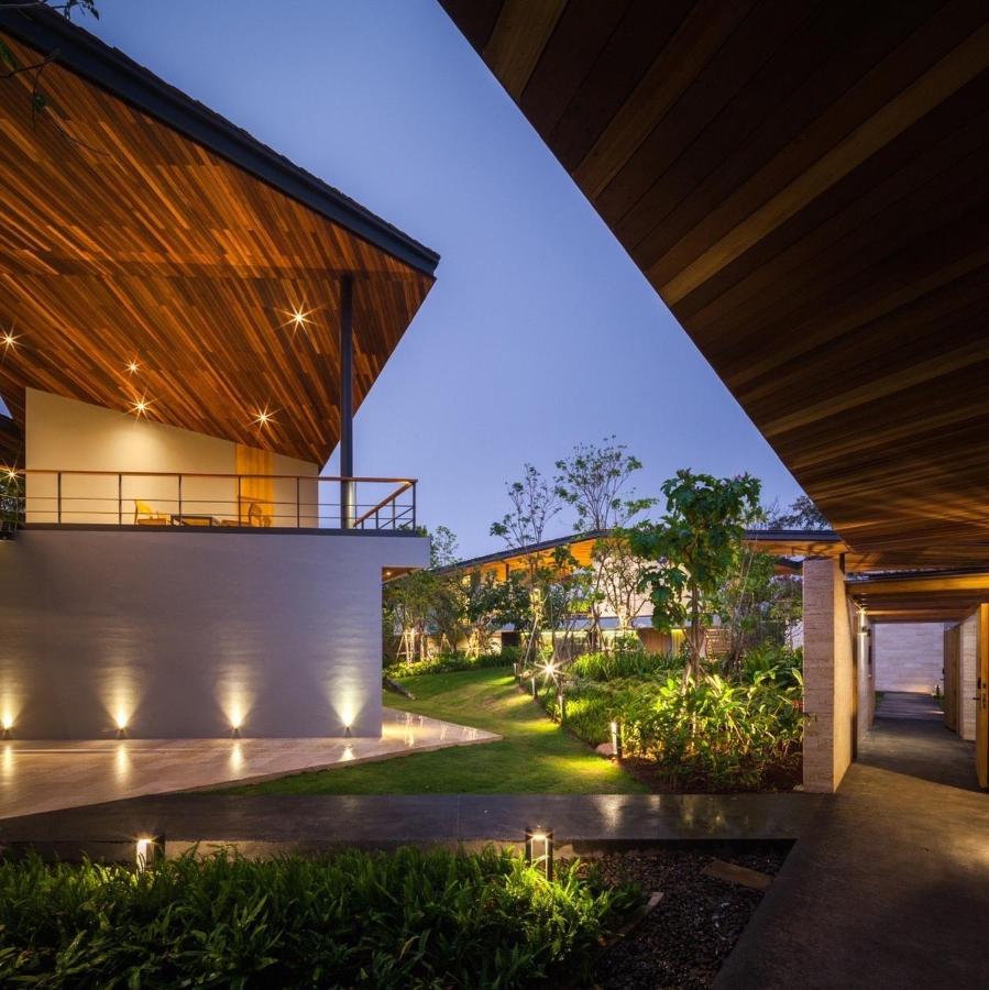 GLIDING VILLA WEST (3 BEDROOM)