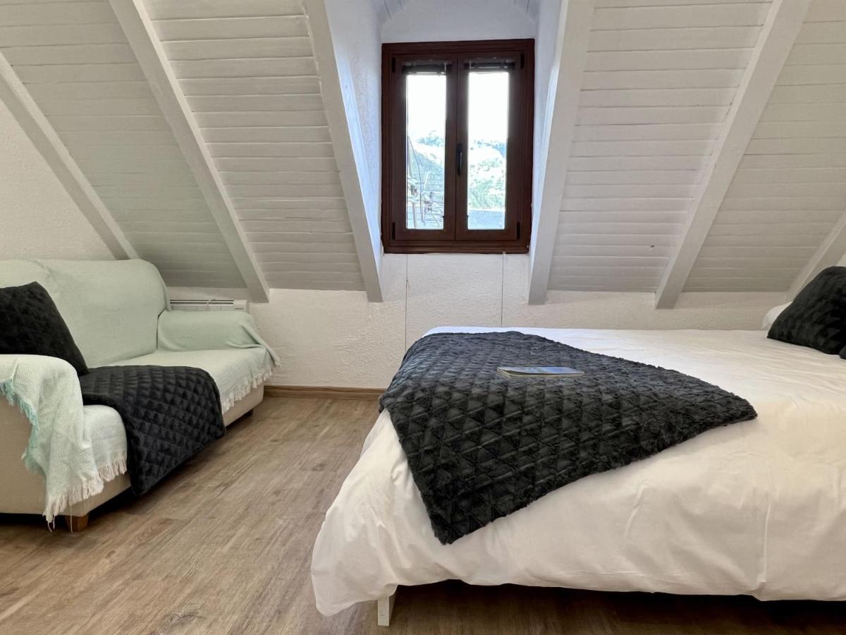 Locky · Espacio y Exclusividad ❅ Pirineos360 ❅ - B&B Sallent de Gallego