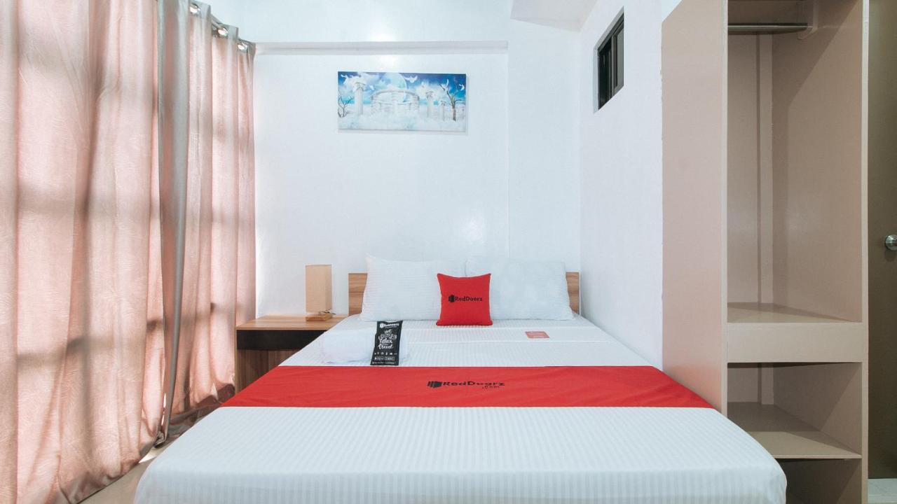 B&B Iloilo City - RedDoorz Near Iloilo International Airport - Bed and Breakfast Iloilo City