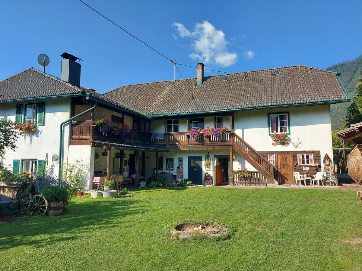 B&B Sachsenburg - Sachserhof Ferienwohnungen - Bed and Breakfast Sachsenburg