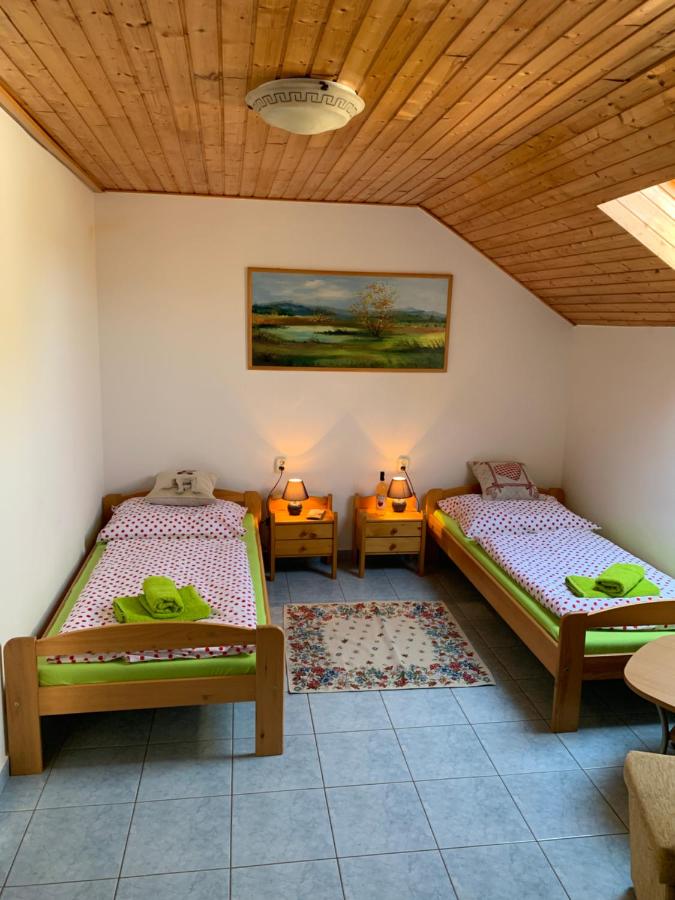 B&B Bolešov - Penzión Farmárik - Bed and Breakfast Bolešov