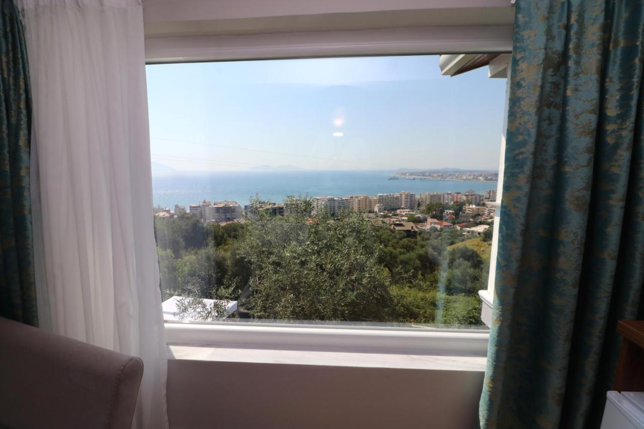 Camera Deluxe Matrimoniale con Vista Mare