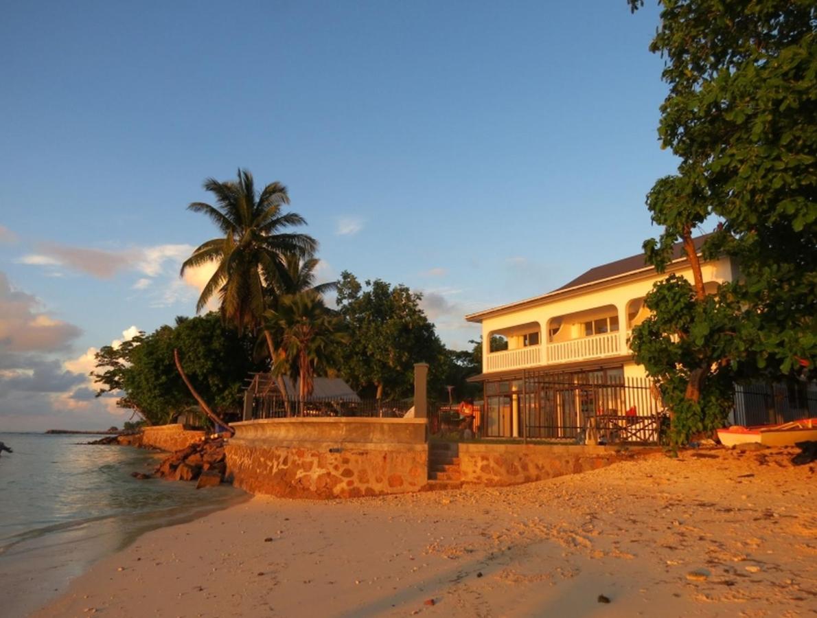 Marie-France Beach Front Apartments - Bed and Breakfast La Digue
