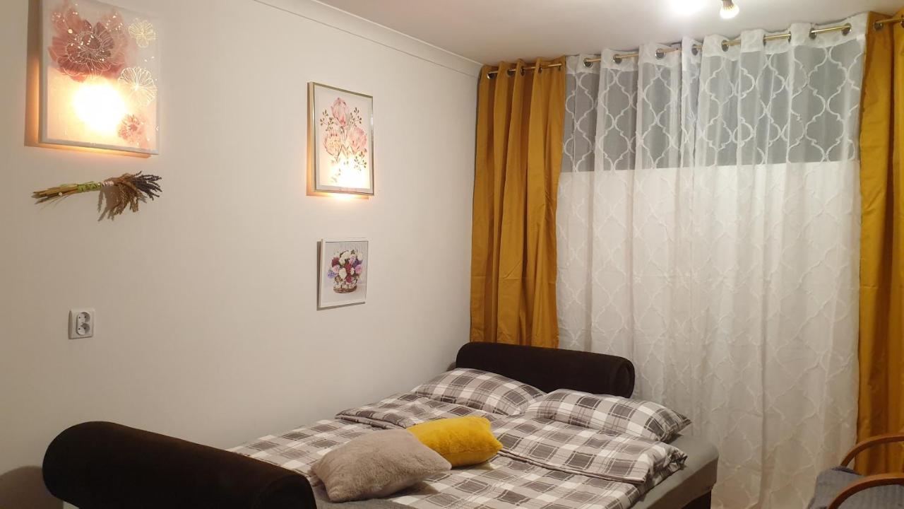 Economy Triple Room with Shared Bathroom