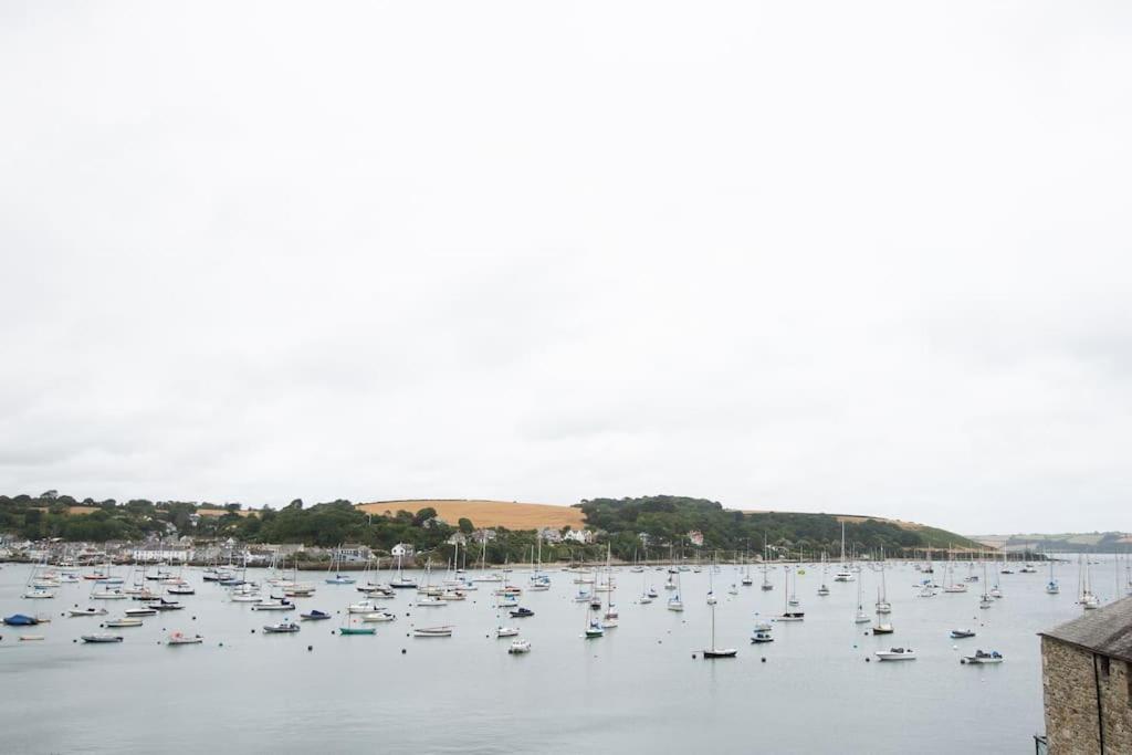 B&B Falmouth - 4 Bedroom Cottage with panoramic Harbour views - Bed and Breakfast Falmouth
