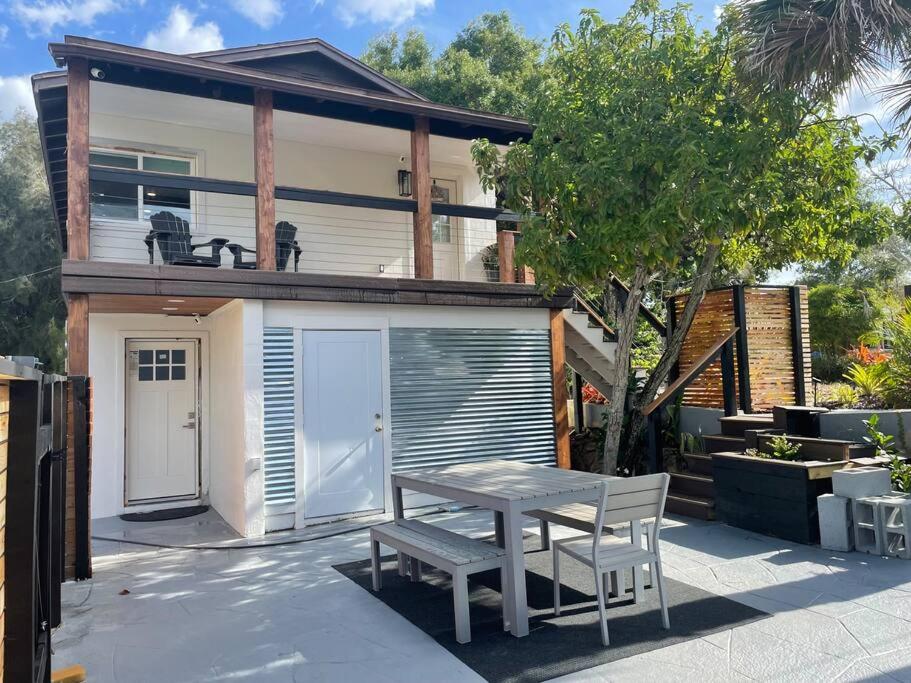 Shares View Luxury Apt - B&B Rockledge