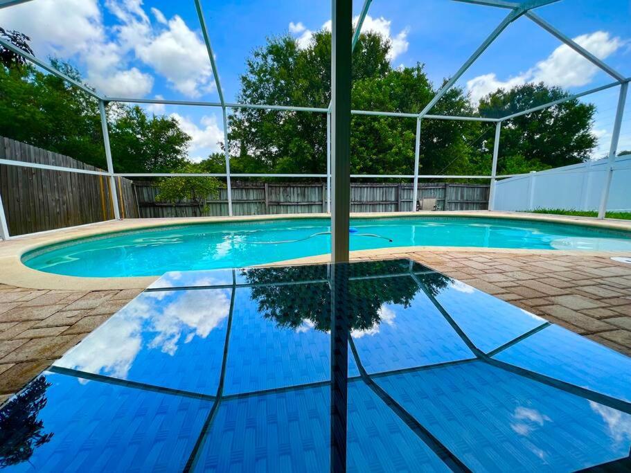 Tampa Getaway Pool House - B&B