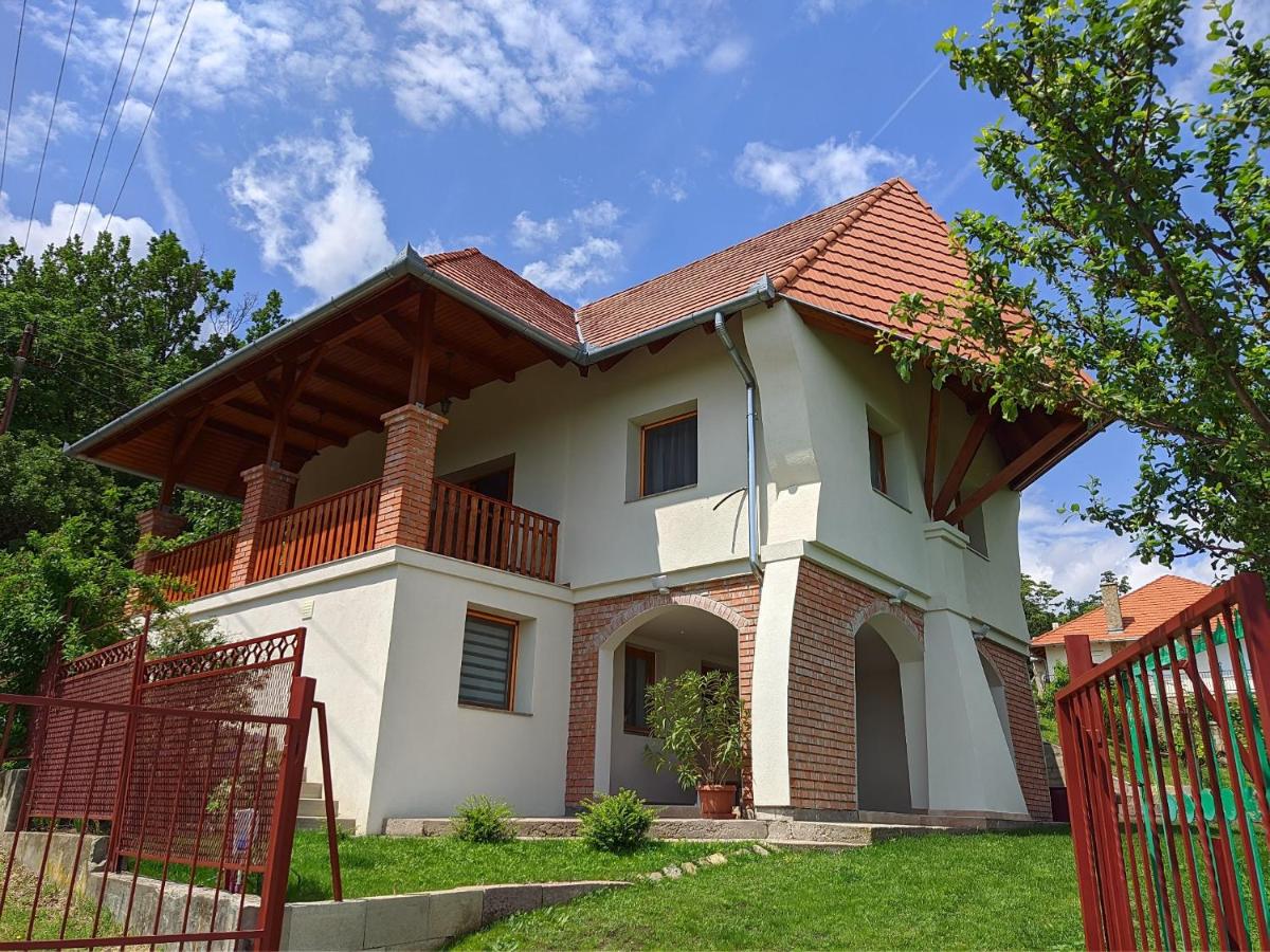 Ezüsthíd Vendégház - Chambres d’hôtes