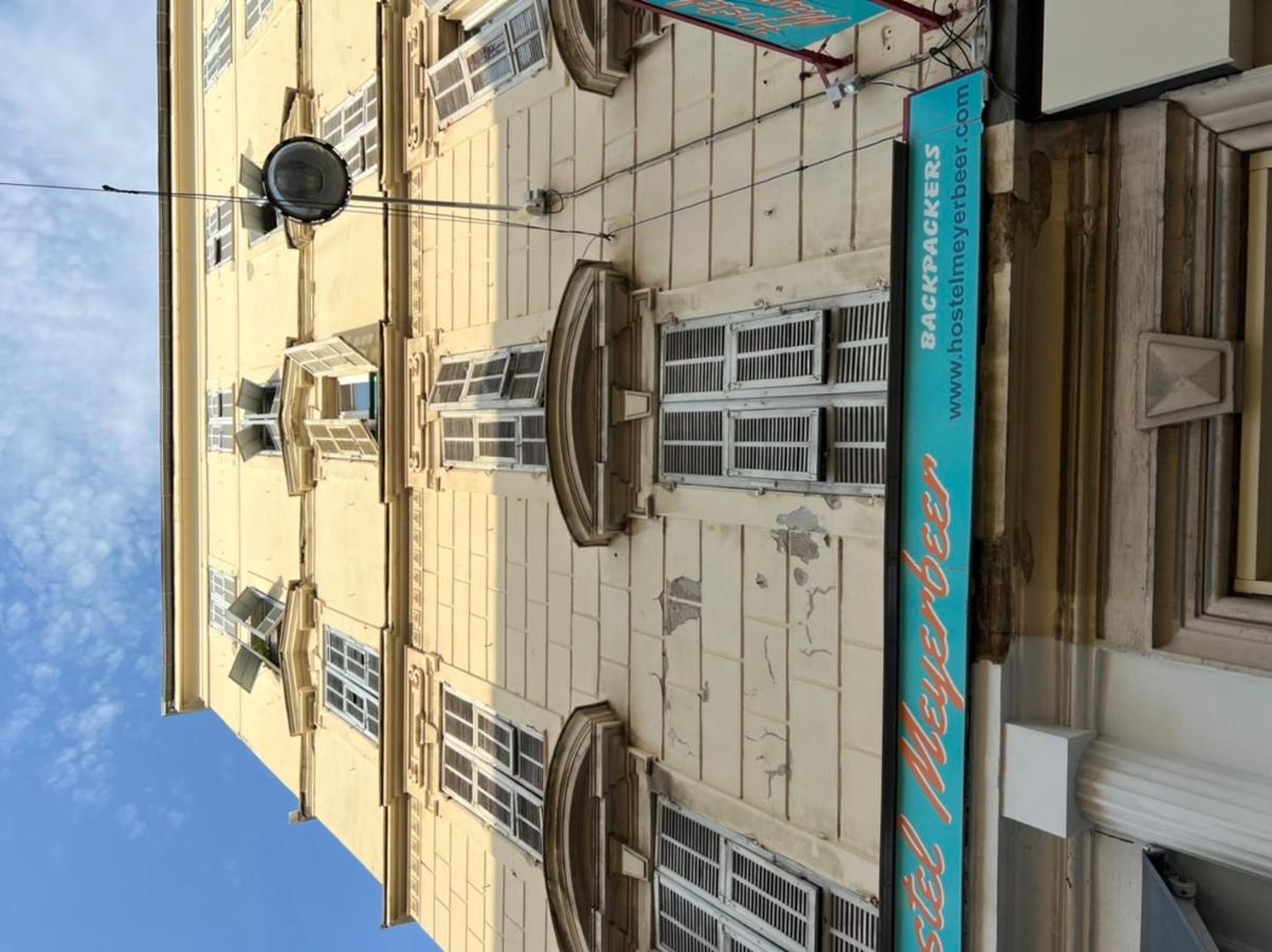 NICE - Central 100m plage- Negresco - IDEAL COUPLE - B&B