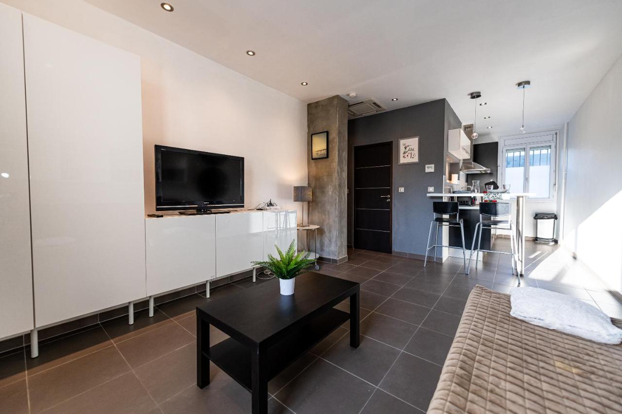 B&B Marseille - Théa : Studio avec parking privé - Actif+ Location- - Bed and Breakfast Marseille