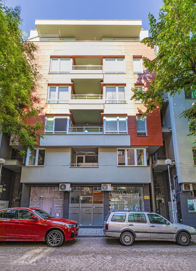 Stylish 2BD Apartment with a Nice Cozy Terrace by Flat Mаnager - B&B