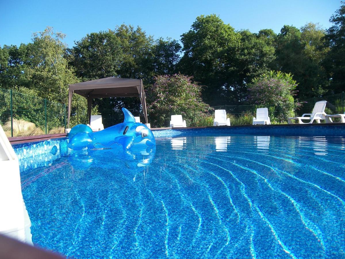 B&B Pontivy - Bonne Chere Family Friendly Gites * Heated Pool * Huge Playbarn - Bed and Breakfast Pontivy