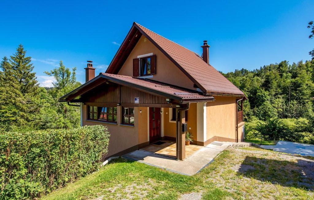 Apartment mit 2 Schlafzimmern und Terrasse