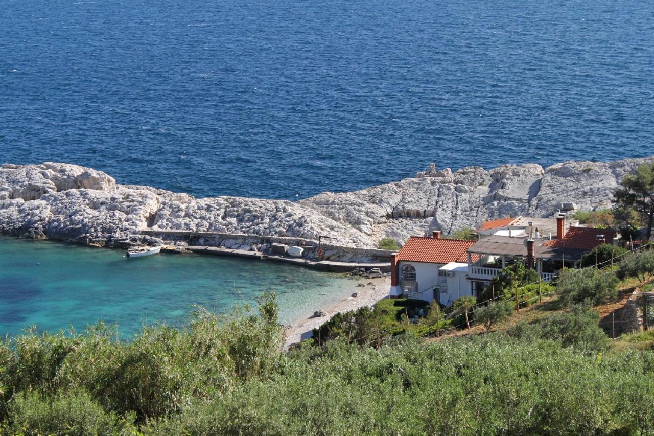 B&B Zaraće - Apartments and rooms by the sea Cove Zarace - Dubovica, Hvar - 8781 - Bed and Breakfast Zaraće