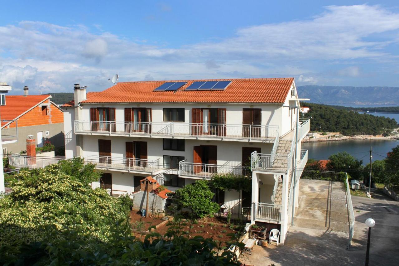 B&B Gelsa - Apartments with a parking space Jelsa, Hvar - 8765 - Bed and Breakfast Gelsa