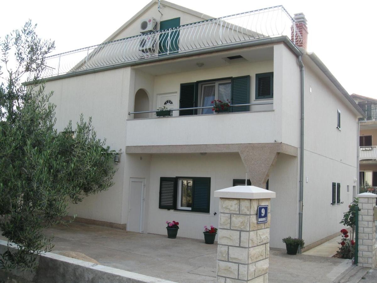 B&B Brodarica - Apartments with a parking space Brodarica, Sibenik - 11262 - Bed and Breakfast Brodarica