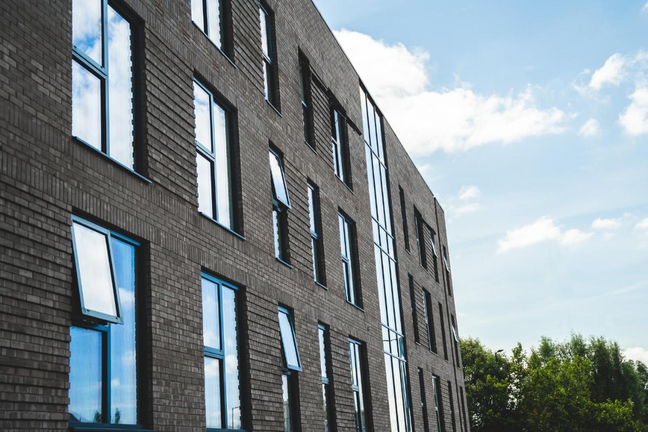 Modern 1-Bed Apartment - City Centre - FREE Wi-Fi - New - - B&B