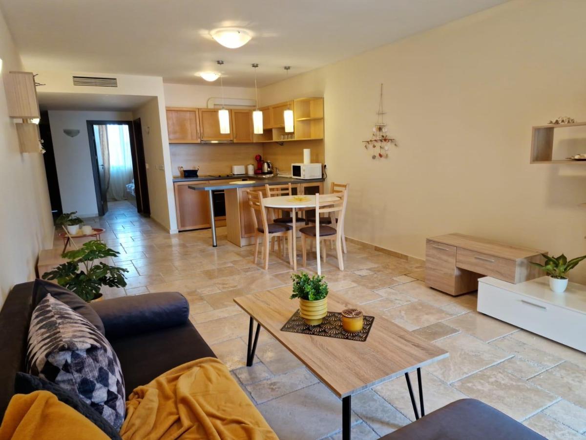 Appartement - Vue sur Piscine 