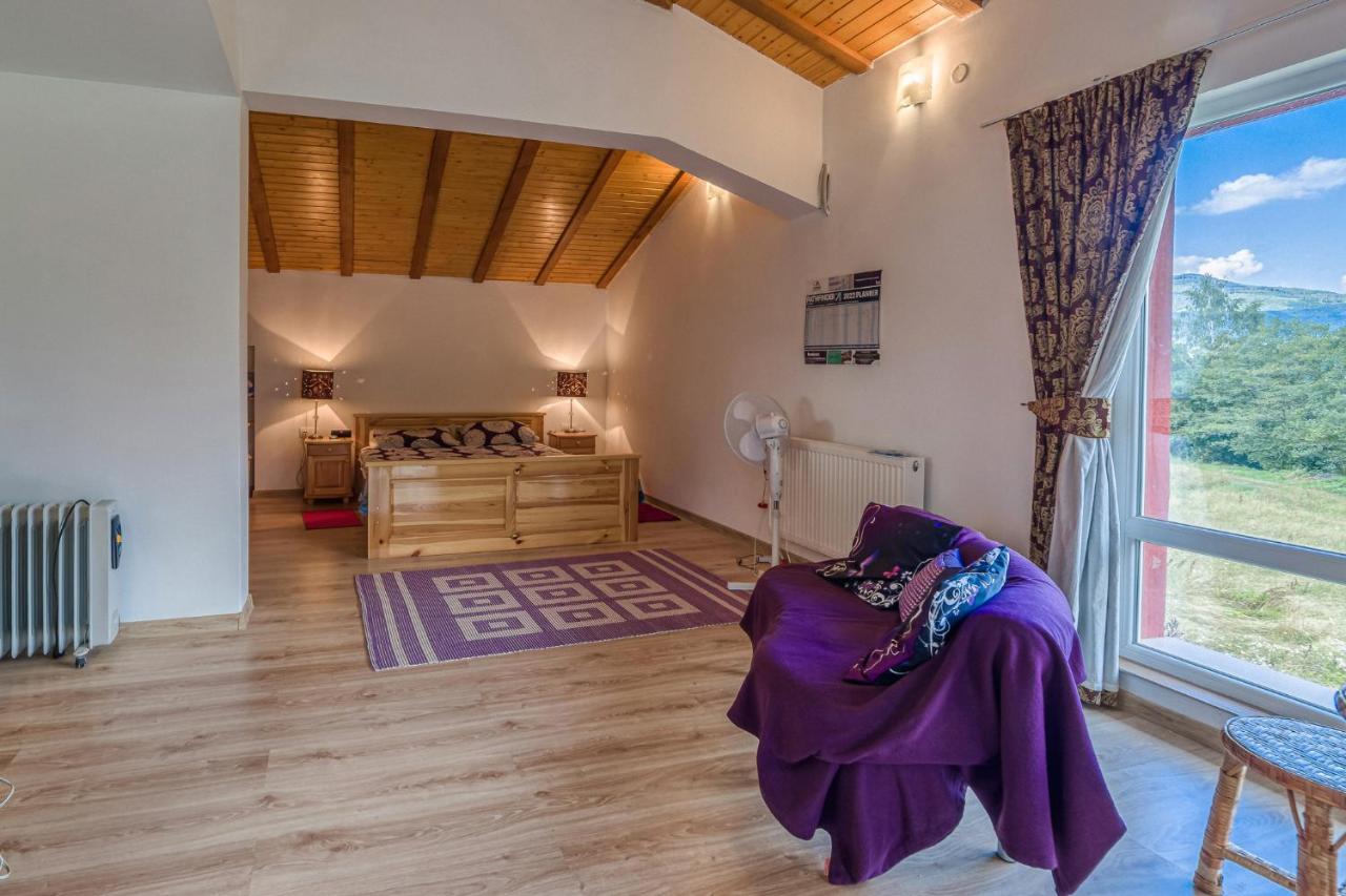 Apartment mit Balkon