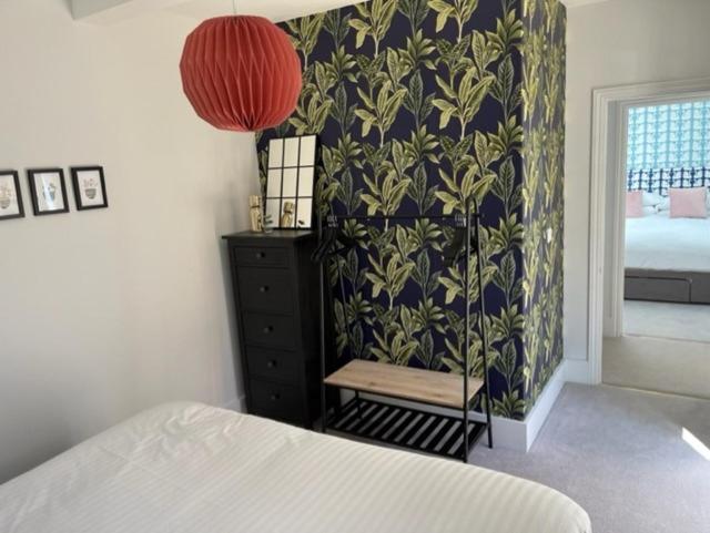 Redwing- free parking- Grade II listed- ground floor two bedrooms apartment - B&B Huntingdon