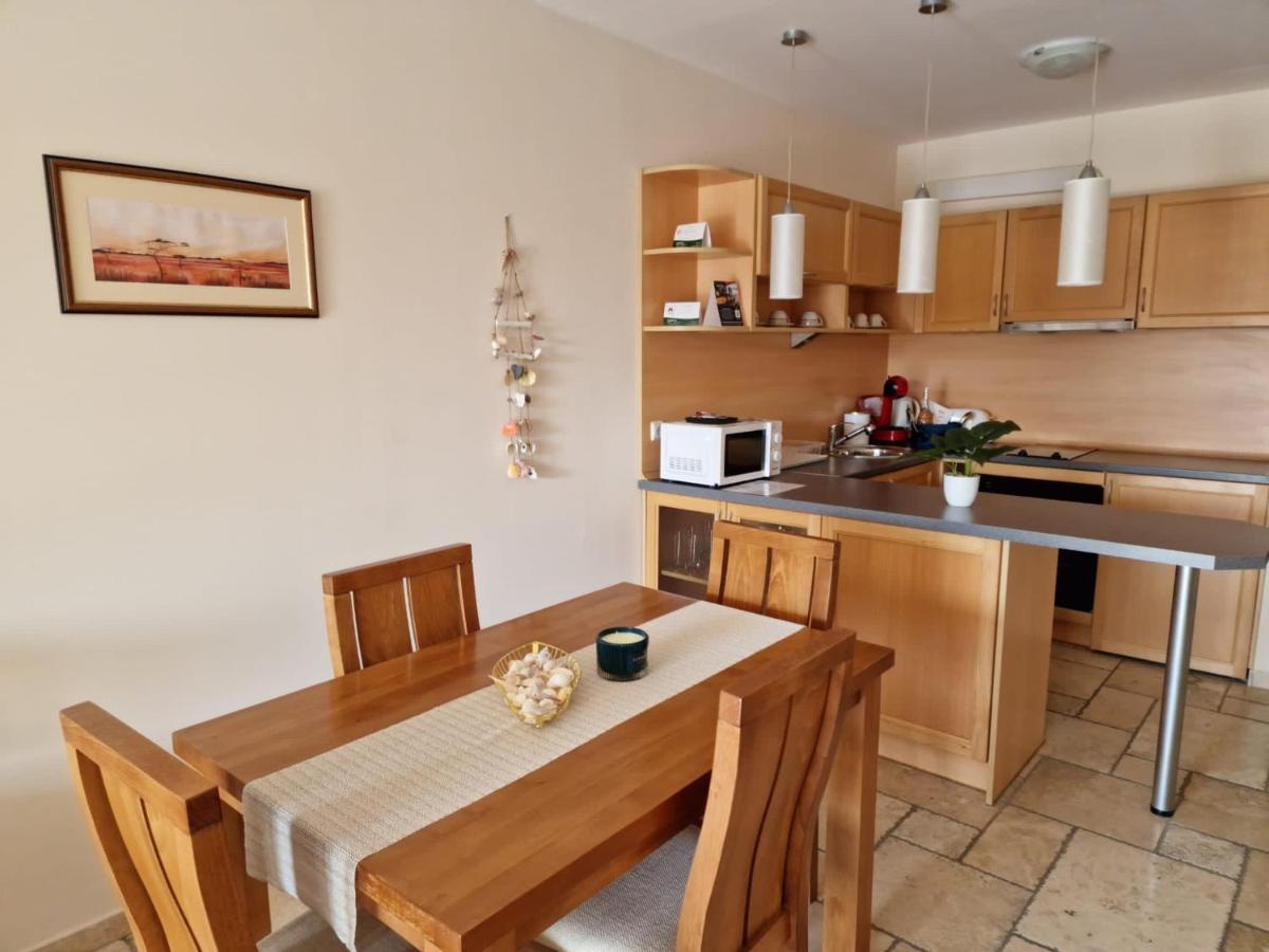 Apartamento con vistas a la piscina