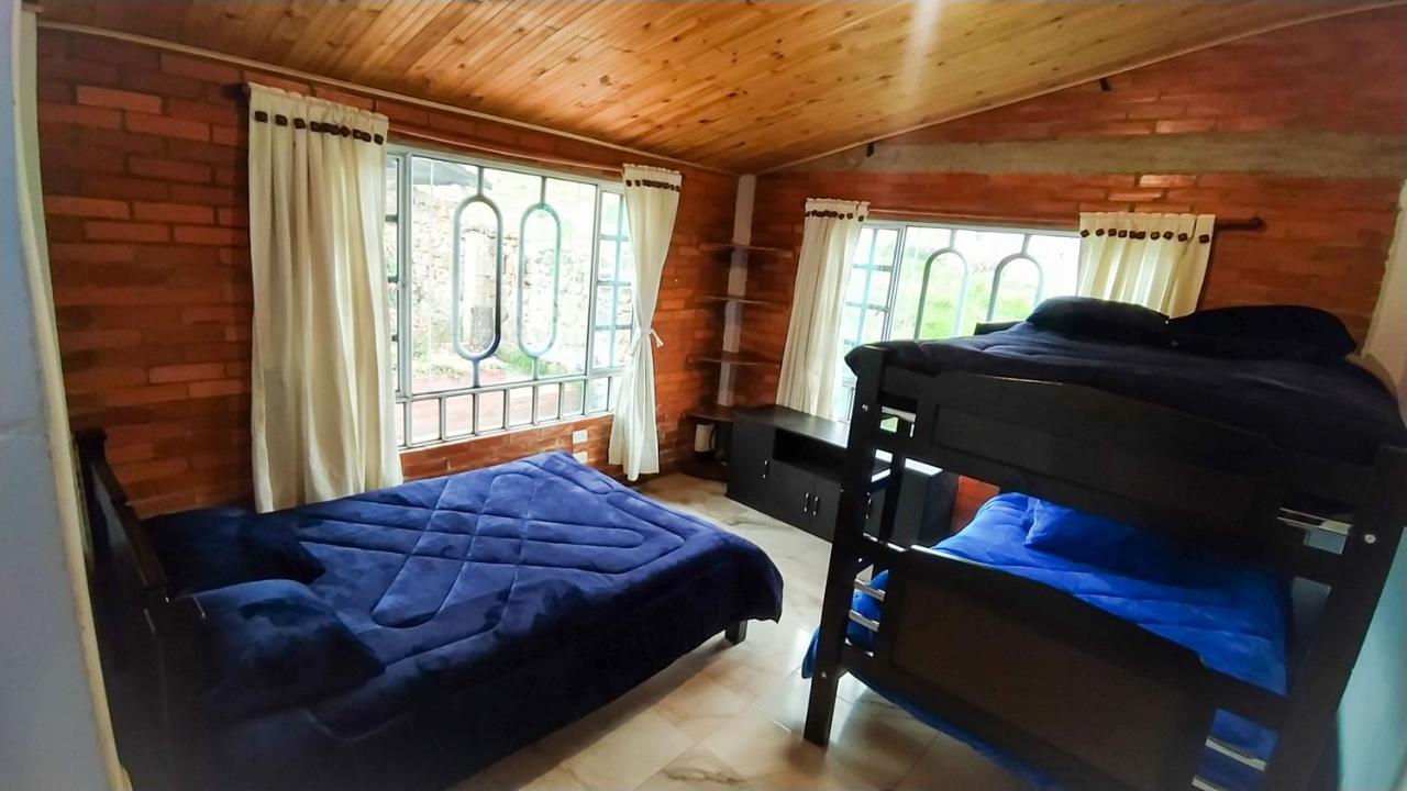 Chambre Familiale avec Salle de Bains Privative