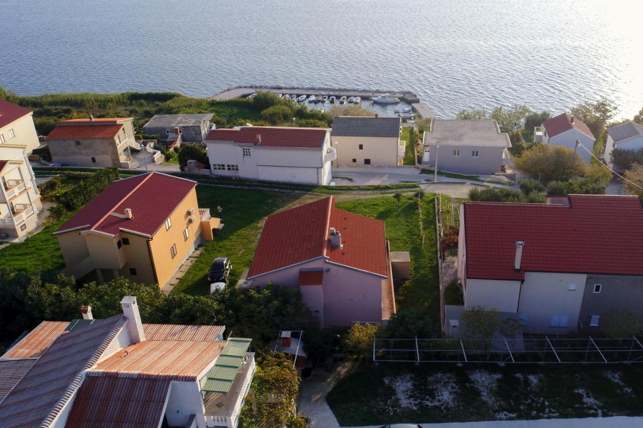 B&B Ražanac - Apartments by the sea Rtina - Miletici, Zadar - 11548 - Bed and Breakfast Ražanac