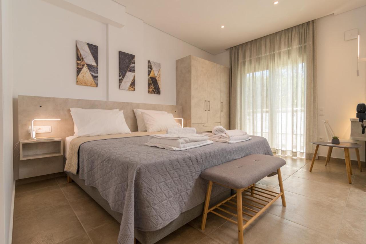 King Studio with Sofa Bed