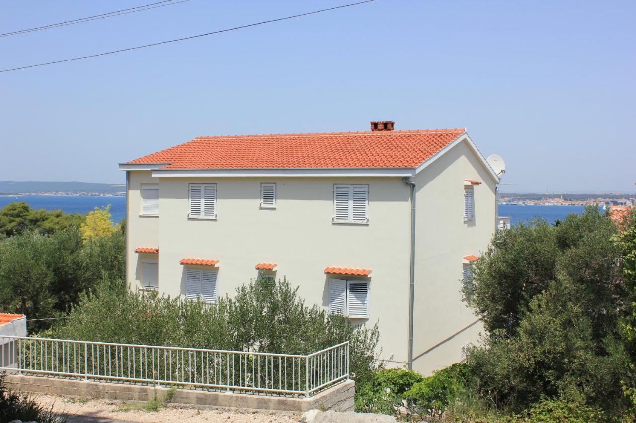 B&B Tkon - Apartments by the sea Tkon, Pasman - 8297 - Bed and Breakfast Tkon