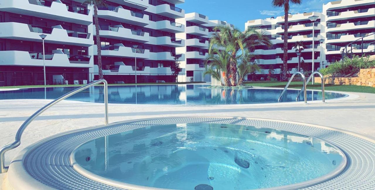 NEW GROUNDFLOOR APT. ARENALES DEL SOL - Bed and Breakfast