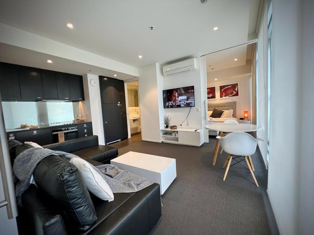 B&B Broadview - Luxury 2 Bedroom Suite near Adelaide with a car park - Bed and Breakfast Broadview