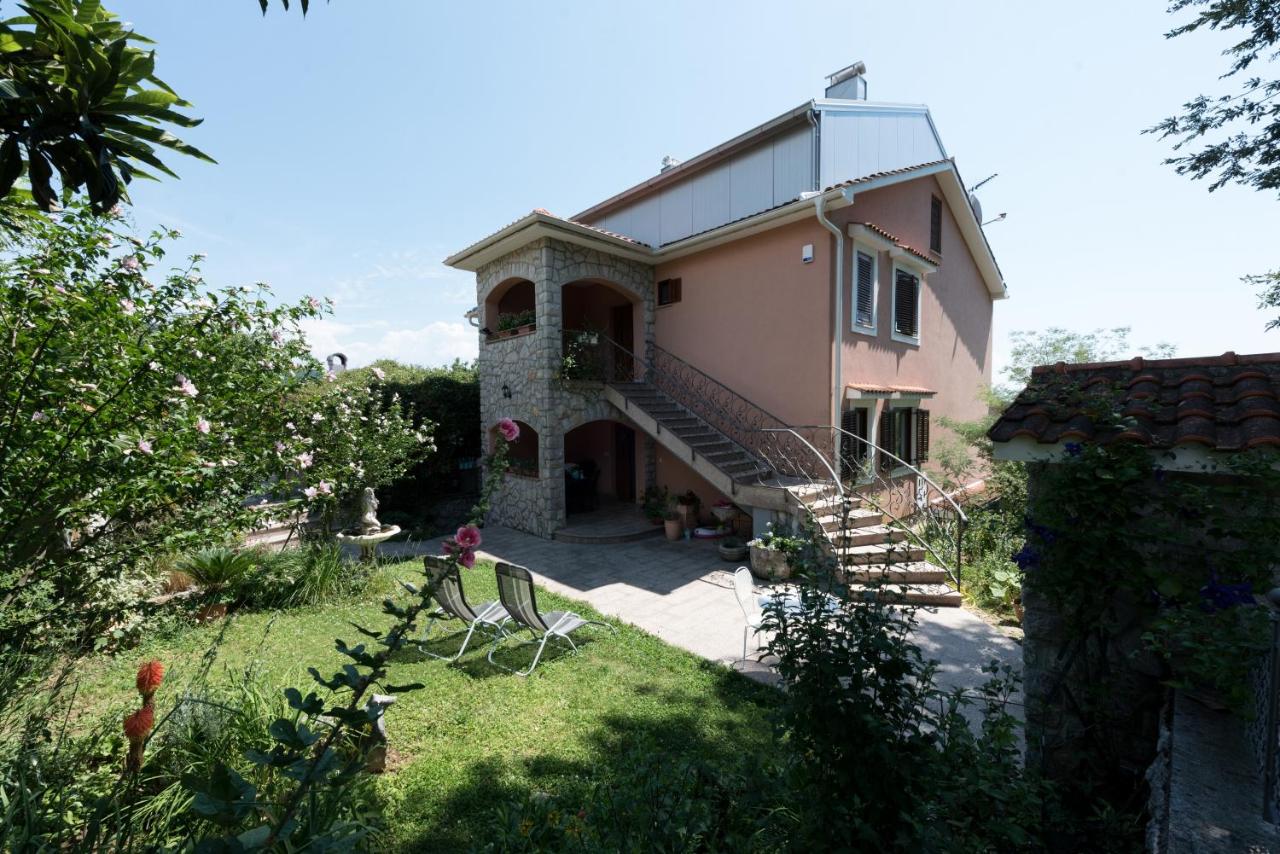 B&B Ičići - Apartments with a parking space Icici, Opatija - 14155 - Bed and Breakfast Ičići