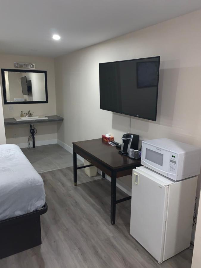 Habitación con cama grande