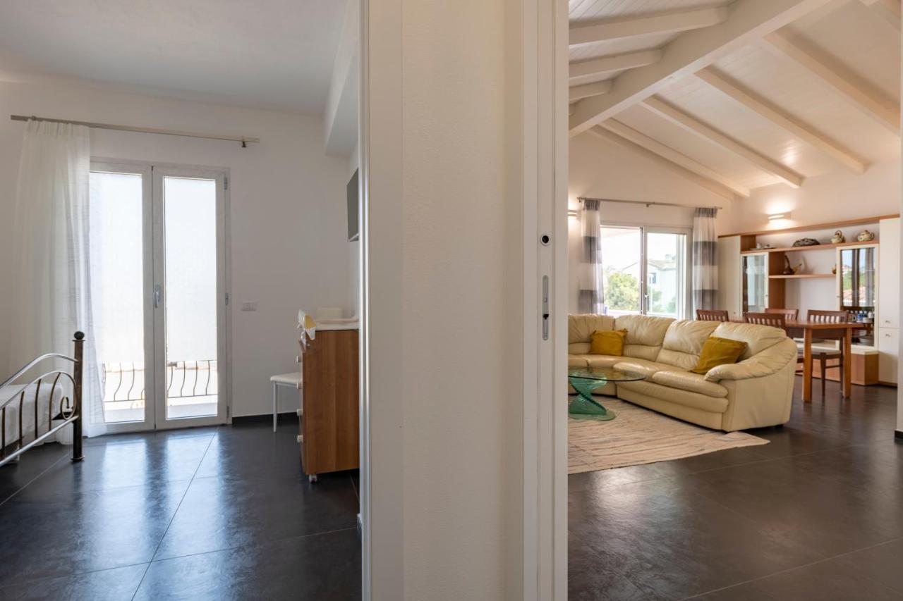 Deluxe One-Bedroom Apartment