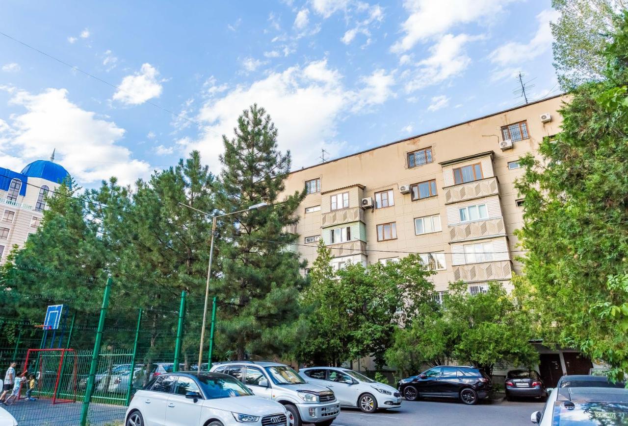 B&B Almaty - Однокомнатная квартира Самал 3 - Bed and Breakfast Almaty