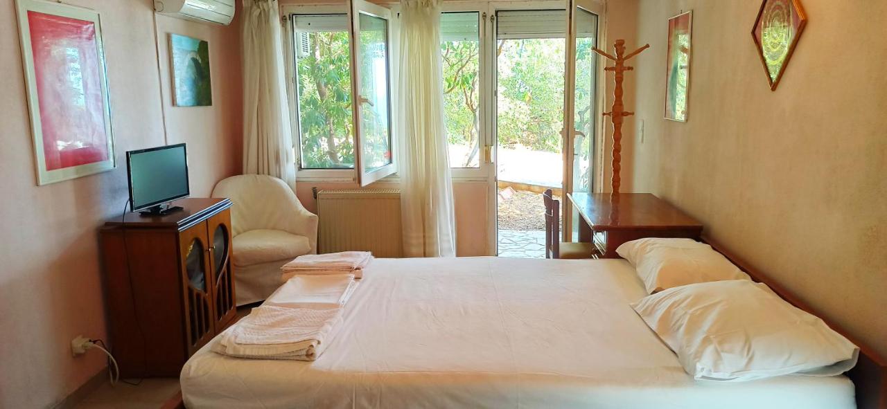 B&B Chio - Spacious guesthouse with garden and seaview - Bed and Breakfast Chio