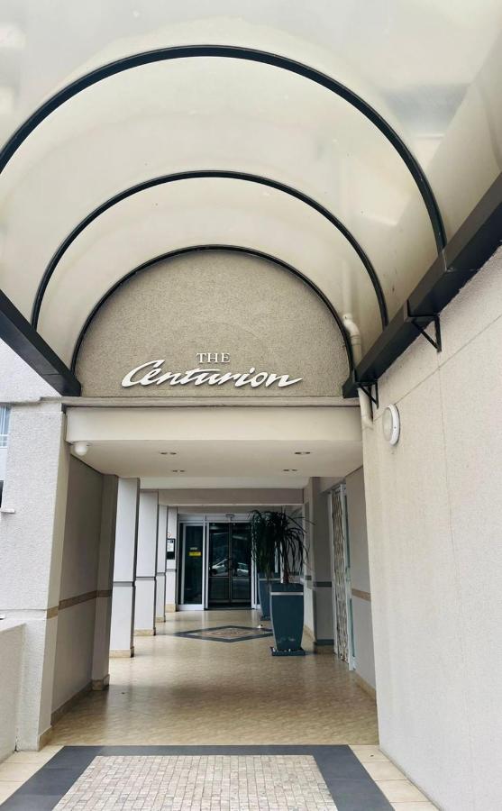 Sea Point Apartment @ The Centurion - B&B