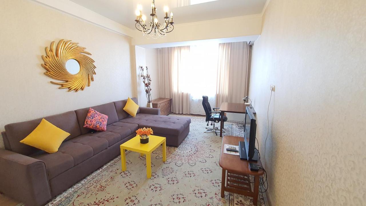 Comfort apartment in the center Bishkek - B&B Biskek