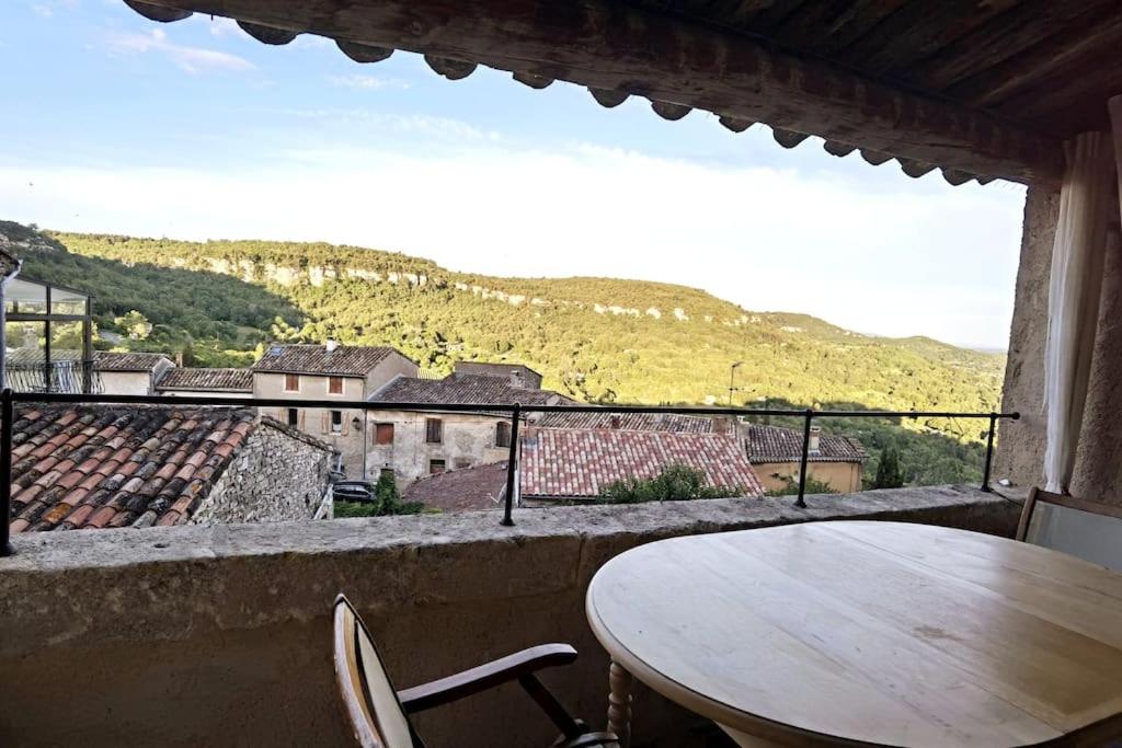 B&B Saignon - Spacious stylish Provencal house with terrace - Bed and Breakfast Saignon