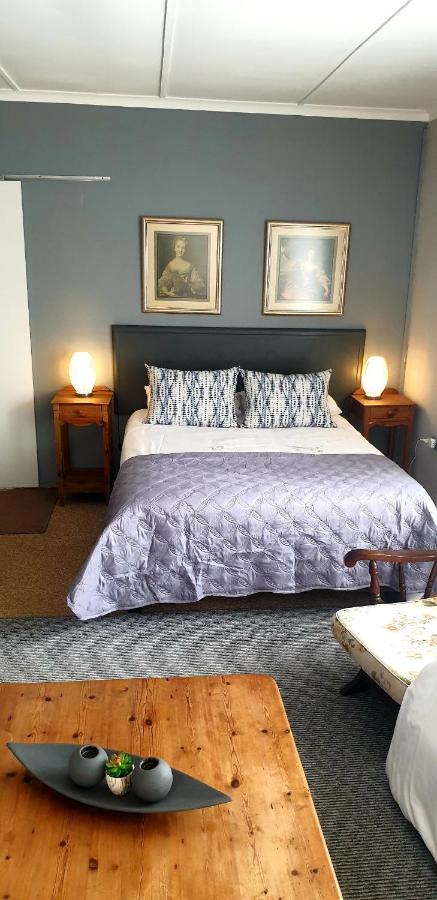 The Sun Room - B&B Graaff Reinet