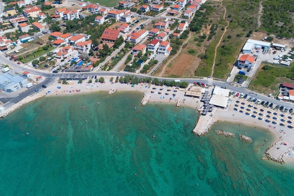 Apartmani Grubelić - komforan novi apartman - Chambres d'hôtes Tribunj