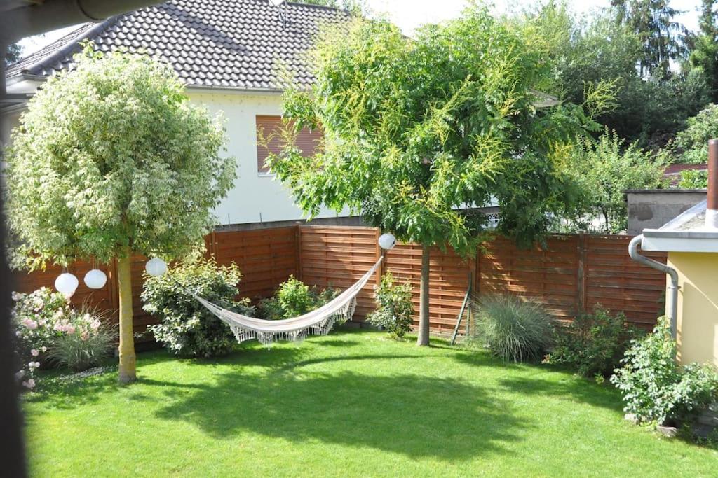Strasbourg dans maison individuelle au calme - B&B