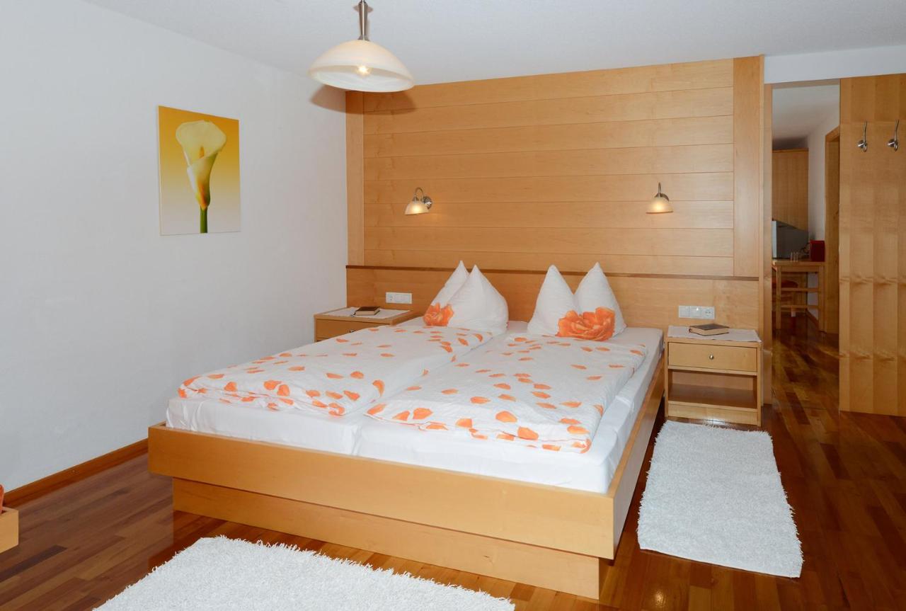 Doppelzimmer mit Balkon