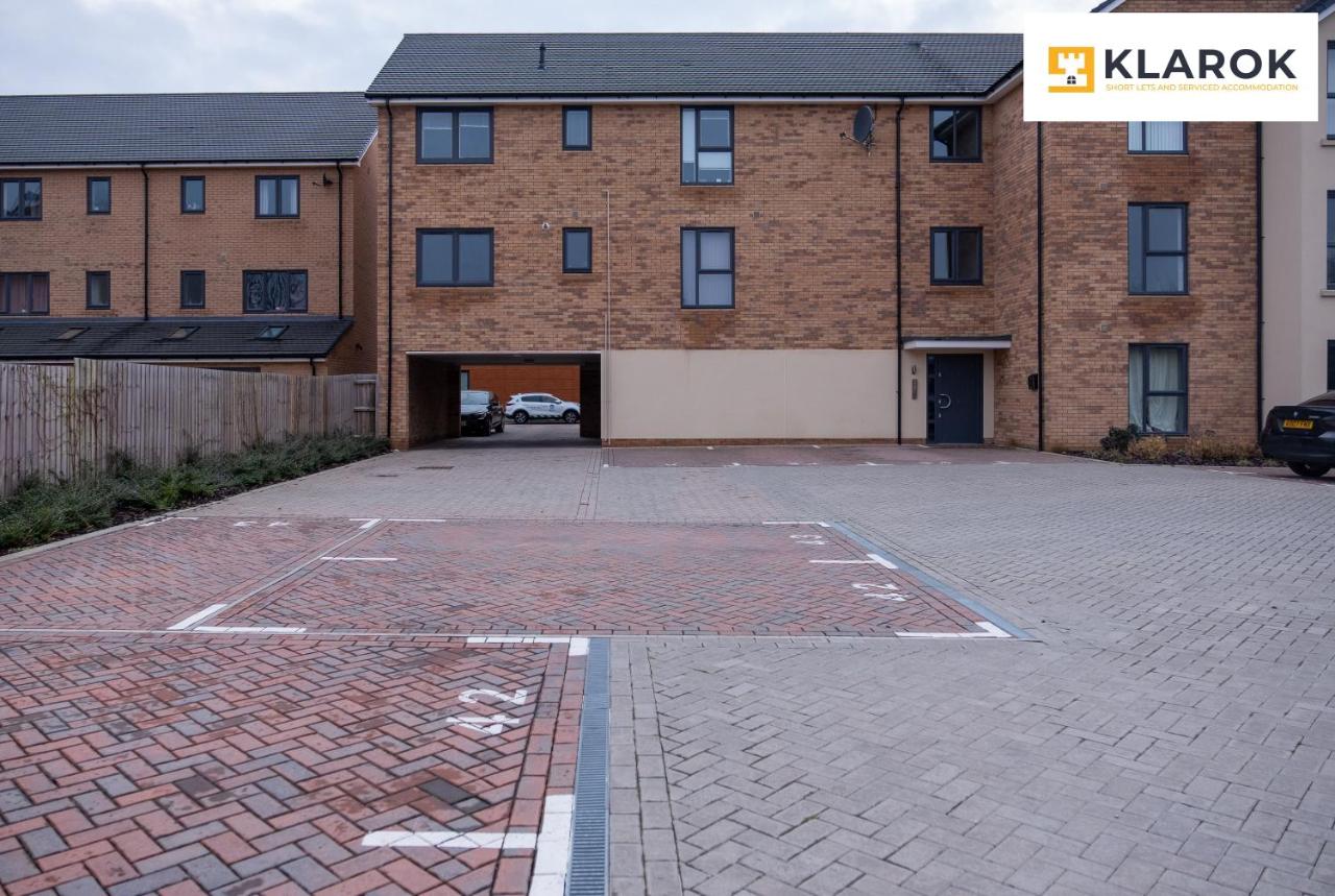 LONG STAYS 30pct OFF - Superb Central 2Bed Apt with Parking By Klarok Short Lets & Serviced Accommodation - B&B