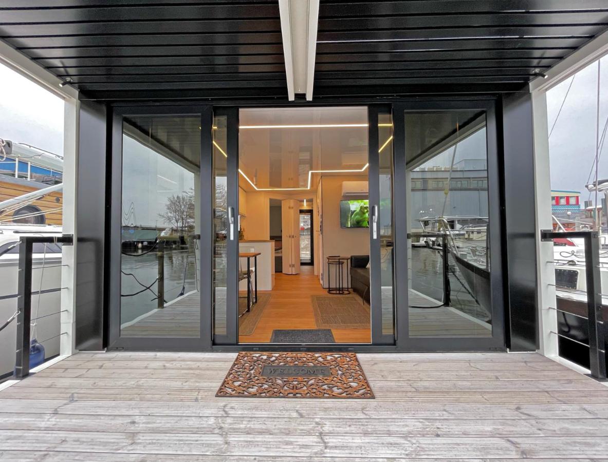 Houseboat with Lake view - Gullholmen