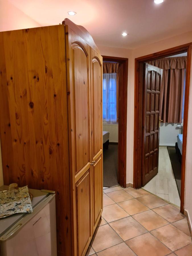 Quadruple Room with Private Bathroom