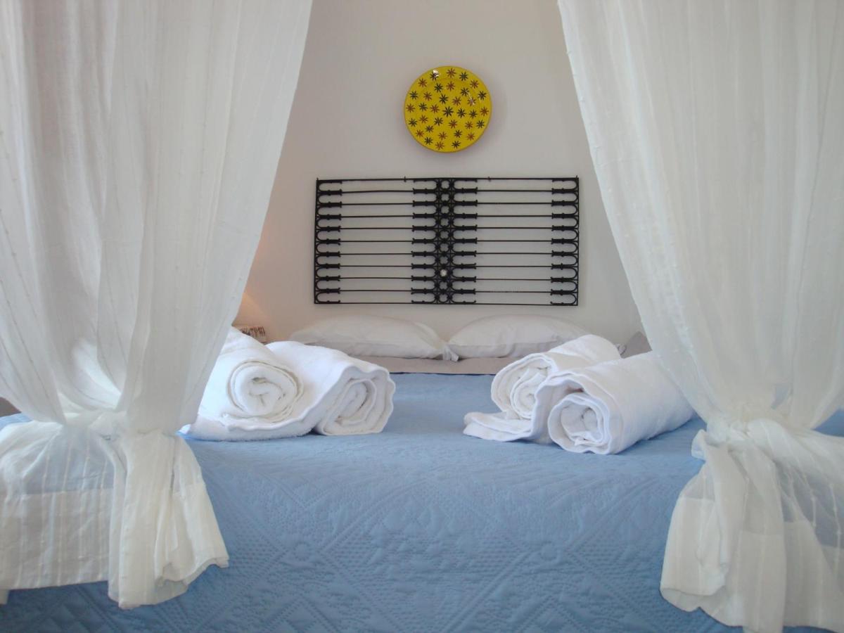 Studio met Queensize Bed en Zeezicht 
